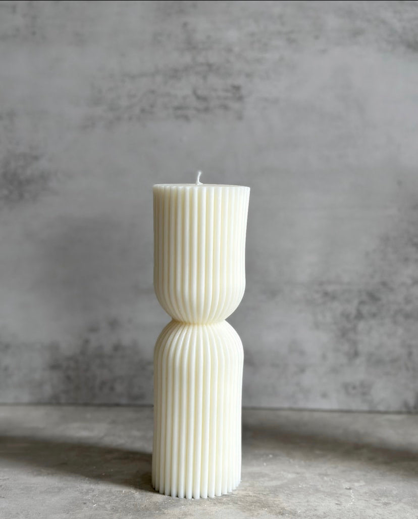 Hourglass Pillar
