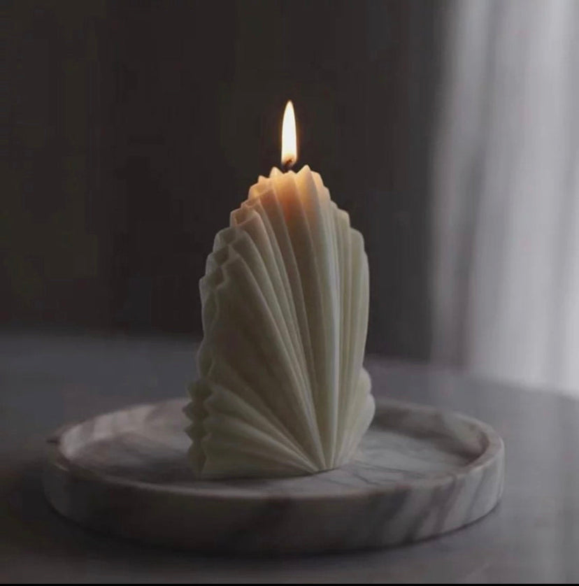 Island Palm Spear Candle